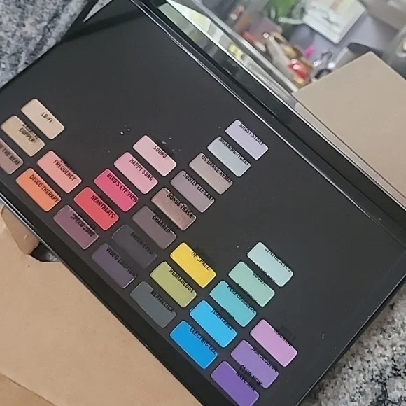 Jeremy Scott MAC Pallet, Discontinued & Sold Out, New in Box - Picture 1 of 15